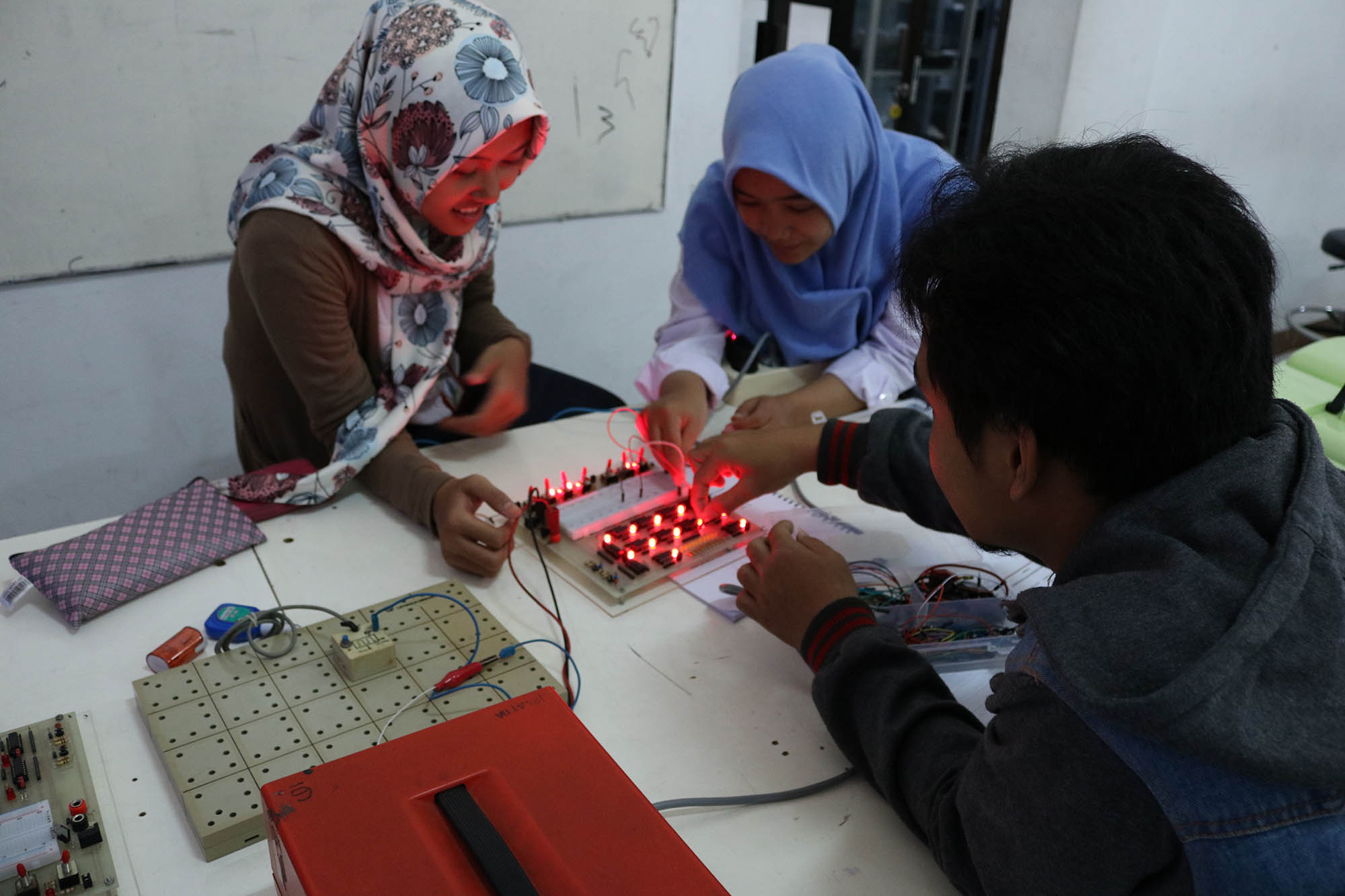 Rangkaian Pencacah dan Register