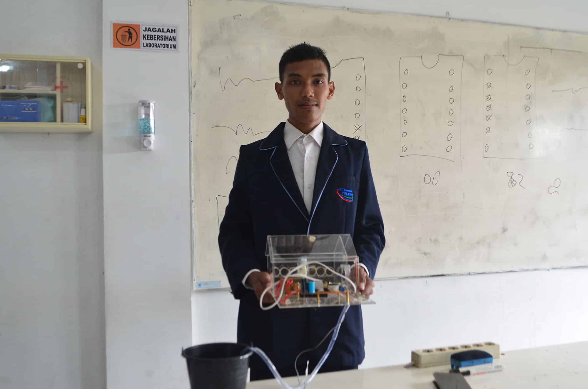 Alat pengatur suhu dan kelembapan