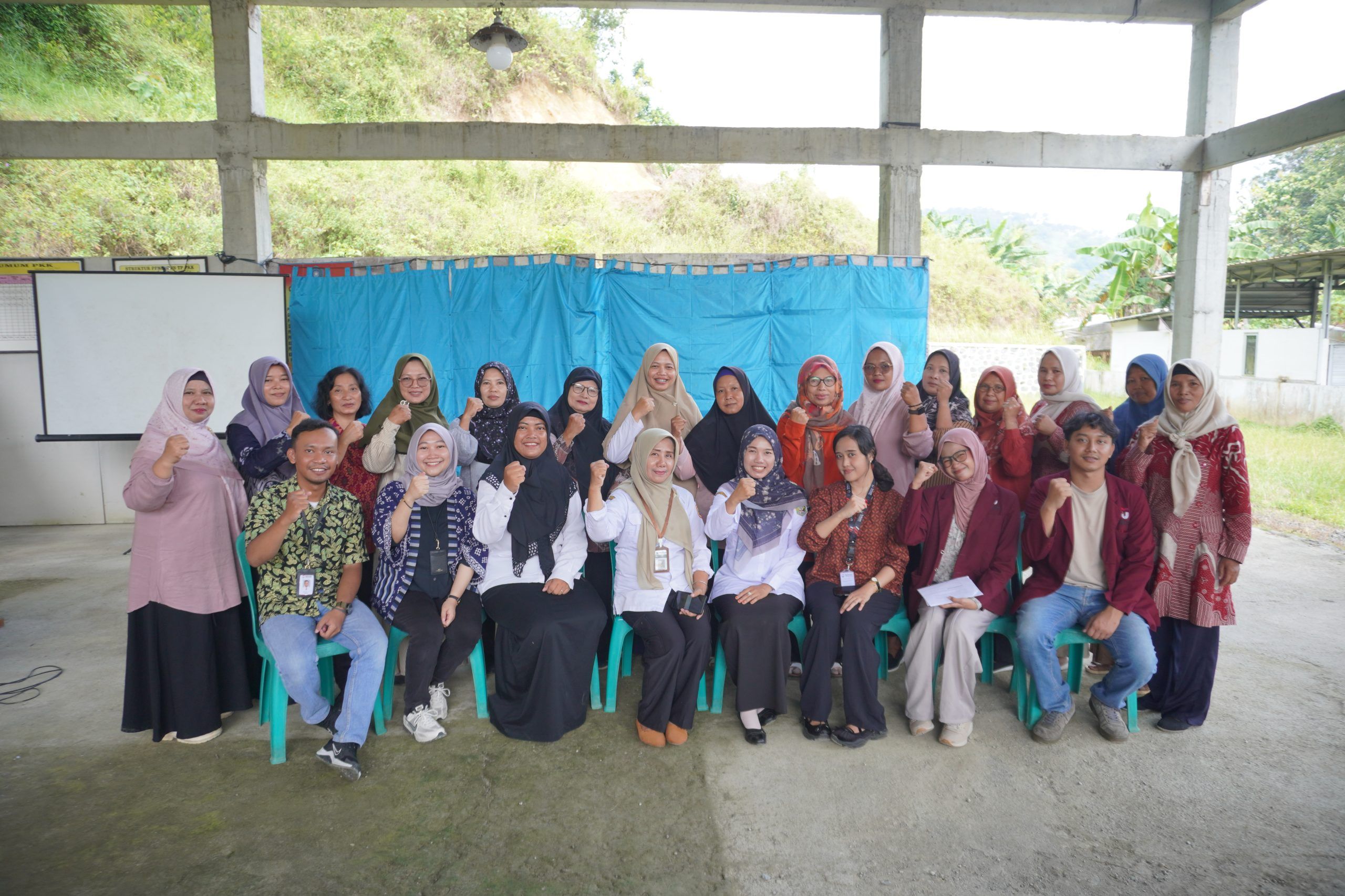 Telkom University Purwokerto Dampingi PKK Desa Tumiyang Bangun Mental Wirausaha