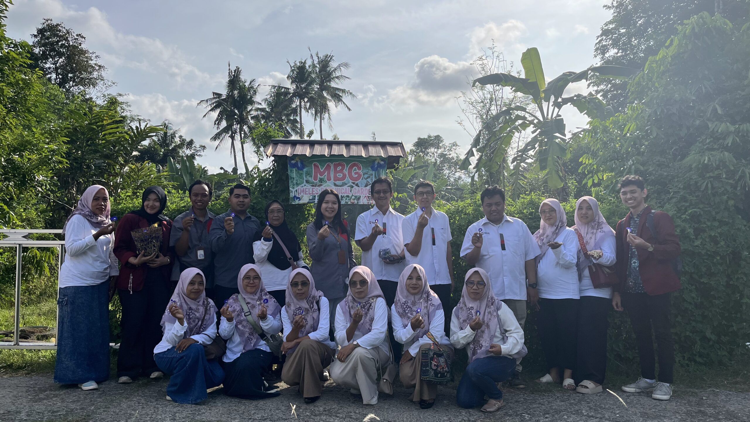 Pemberdayaan Desa Binaan melalui Sapta Pesona dan Produk&hellip;