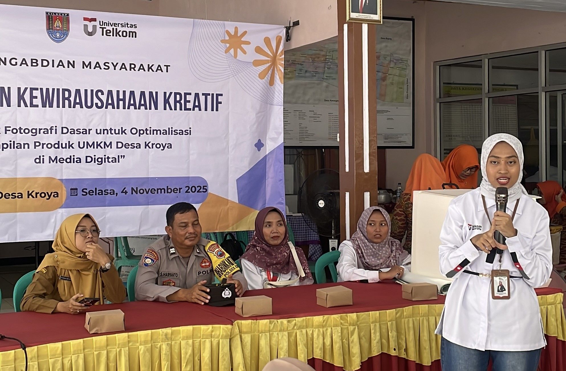 PEMBERDAYAAN UMKM DESA KROYA MELALUI PELATIHAN FOTOGRAFI PRODUK UNTUK MENINGKATKAN DAYA SAING DI MEDIA DIGITAL