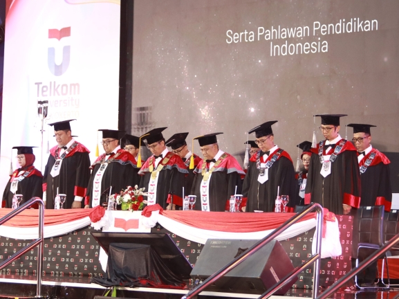 Telkom University Purwokerto Luluskan 722 Wisudawan
