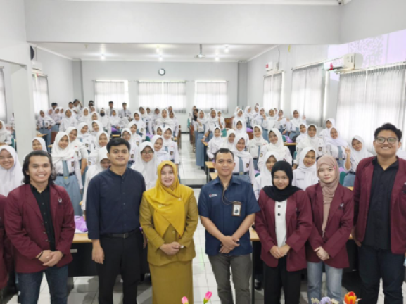 Sinergi Dunia Pendidikan, Telkom University Purwokerto Gelar Rangkaian Pelatihan Digital bagi Siswa dan Guru SMKN 1 Purwokerto 